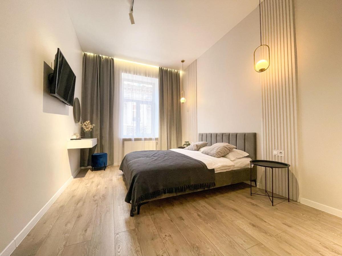 Апартаменти На Менцинського 6 Lviv Buitenkant foto
